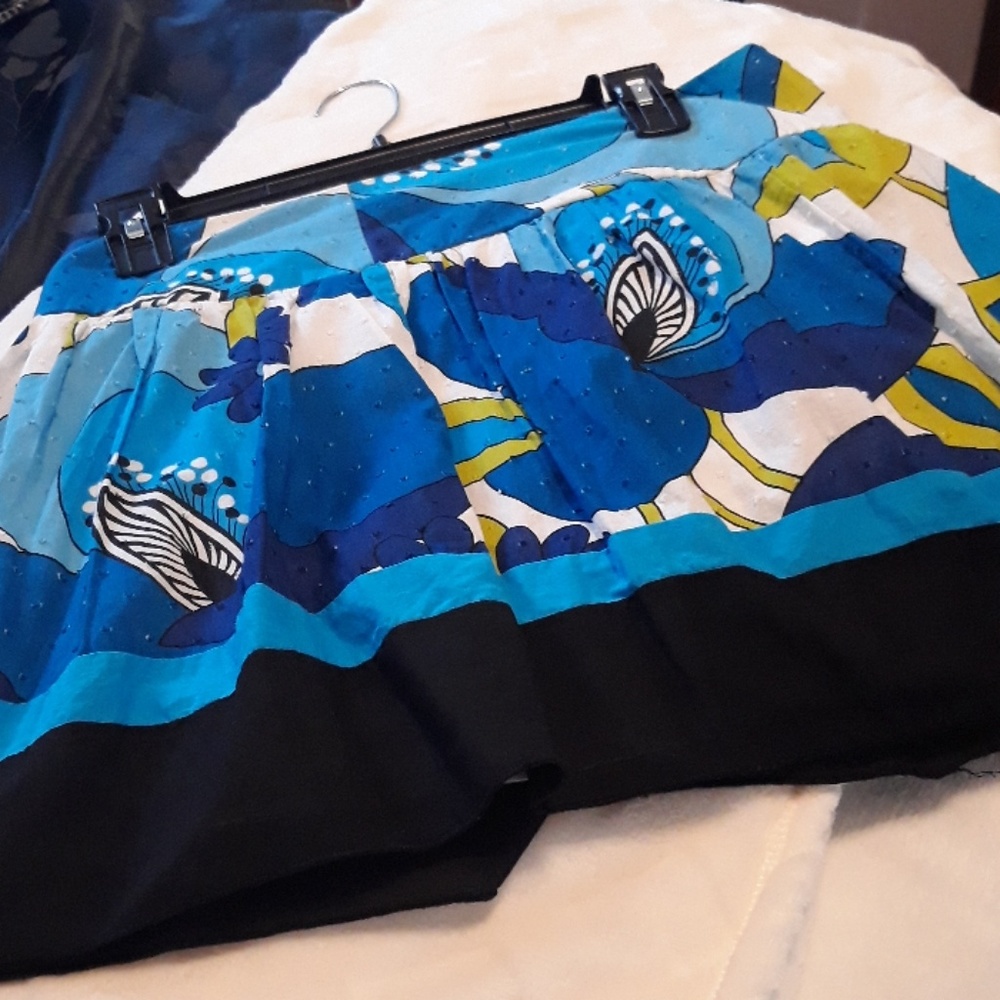 Skirt with flowers